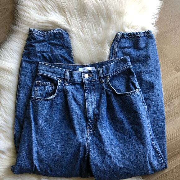 Topshop Balloon Tapered Leg Jeans in mid blue - Picture 6 of 12